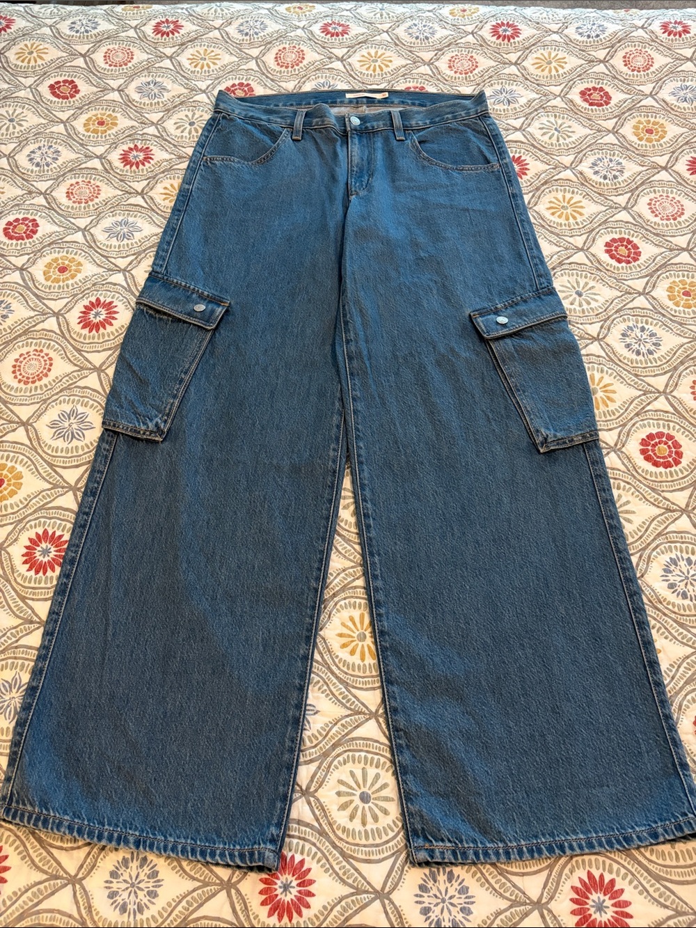 Levi’s Superlow Cargo jeans, size 30.